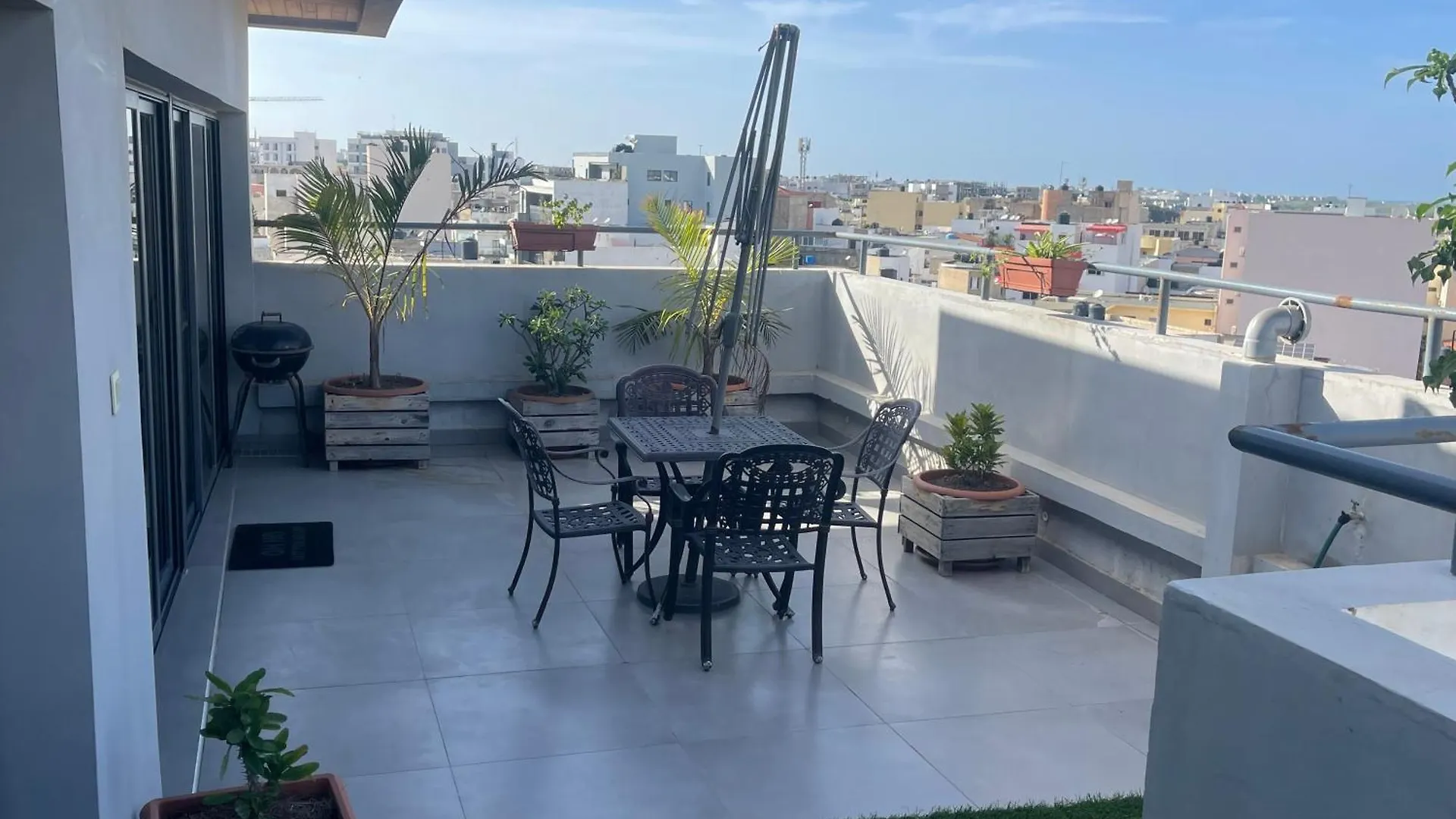 Apartamento Luxurious, Big And Bright 2 Bedroom Penthouse Dakar
